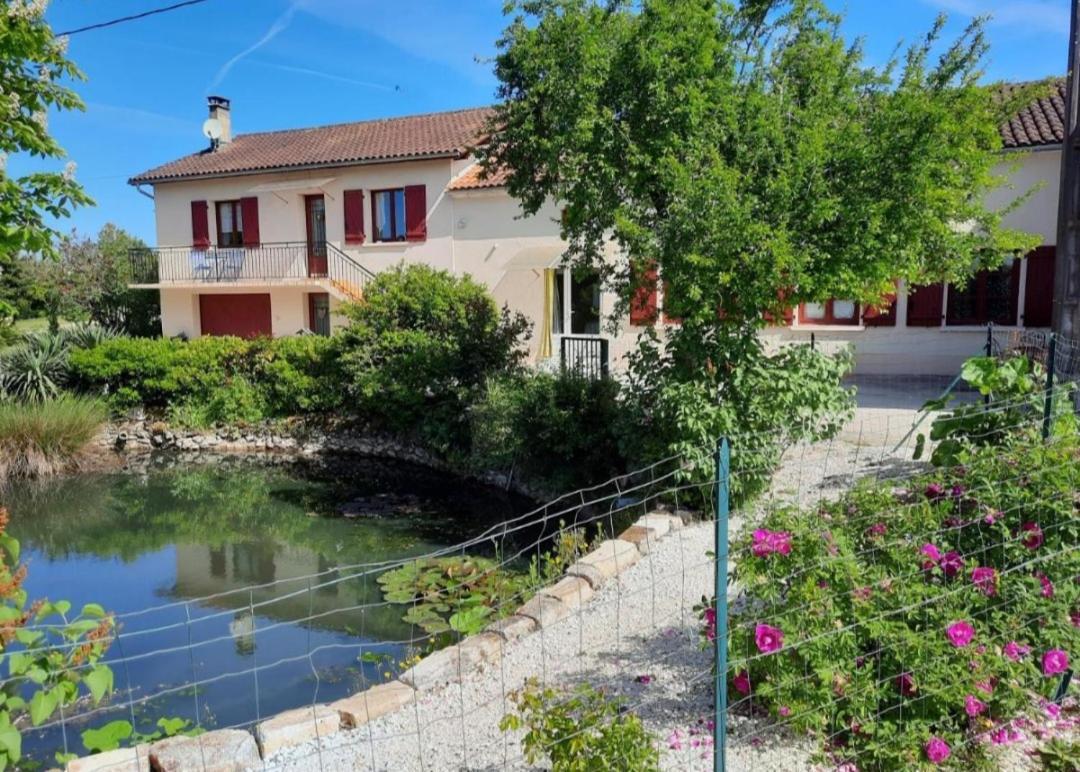 Charmant Logement Entier A La Campagne Sencenac-Puy-de-Fourches Kültér fotó